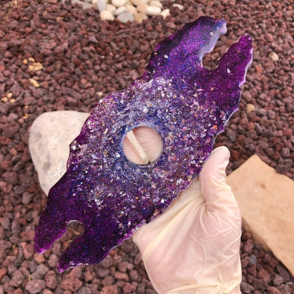 Amethyst wine holder